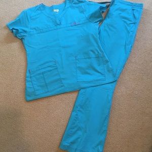 Wonderwink scrub set